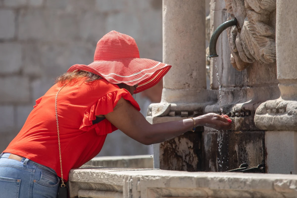 Nad Chorwację nadciąga nowa fala upałów. Temperatury będą osiągać do 40 stopni Celsjusza - powiedział meteorolog Zoran Vakula, cytowany przez portal Index.