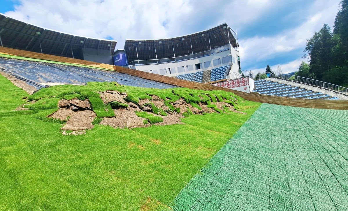 Zawody Letniej Grand Prix w skokach narciarskich w Wiśle odwołane. Na skoczni im. Adama Małysza doszło do osunięcia przeciwstoku. Zawody być może odbędą się we wrześniu.