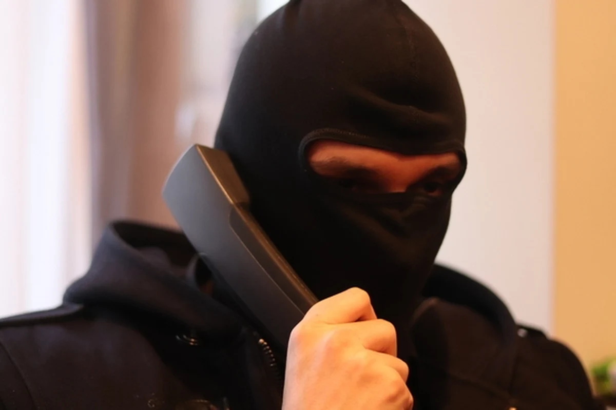 Oszuści nie mają litości, dzwonią do seniorów nawet w nocy. Wyrwana ze snu mieszkanka Sądecczyzny straciła 15 tys. złotych - informuje policja.