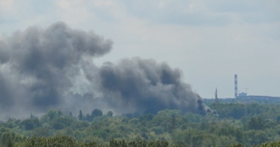 W sobotę około godz. 14 w Dąbrowie Górniczej (woj. śląskie) wybuchł pożar na dzikim składowisku odpadów. Nie ma poszkodowanych. Informację o pożarze otrzymaliśmy na Gorącą linię RMF FM