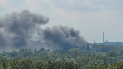 Pożar na dzikim składowisku odpadów w Dąbrowie Górniczej