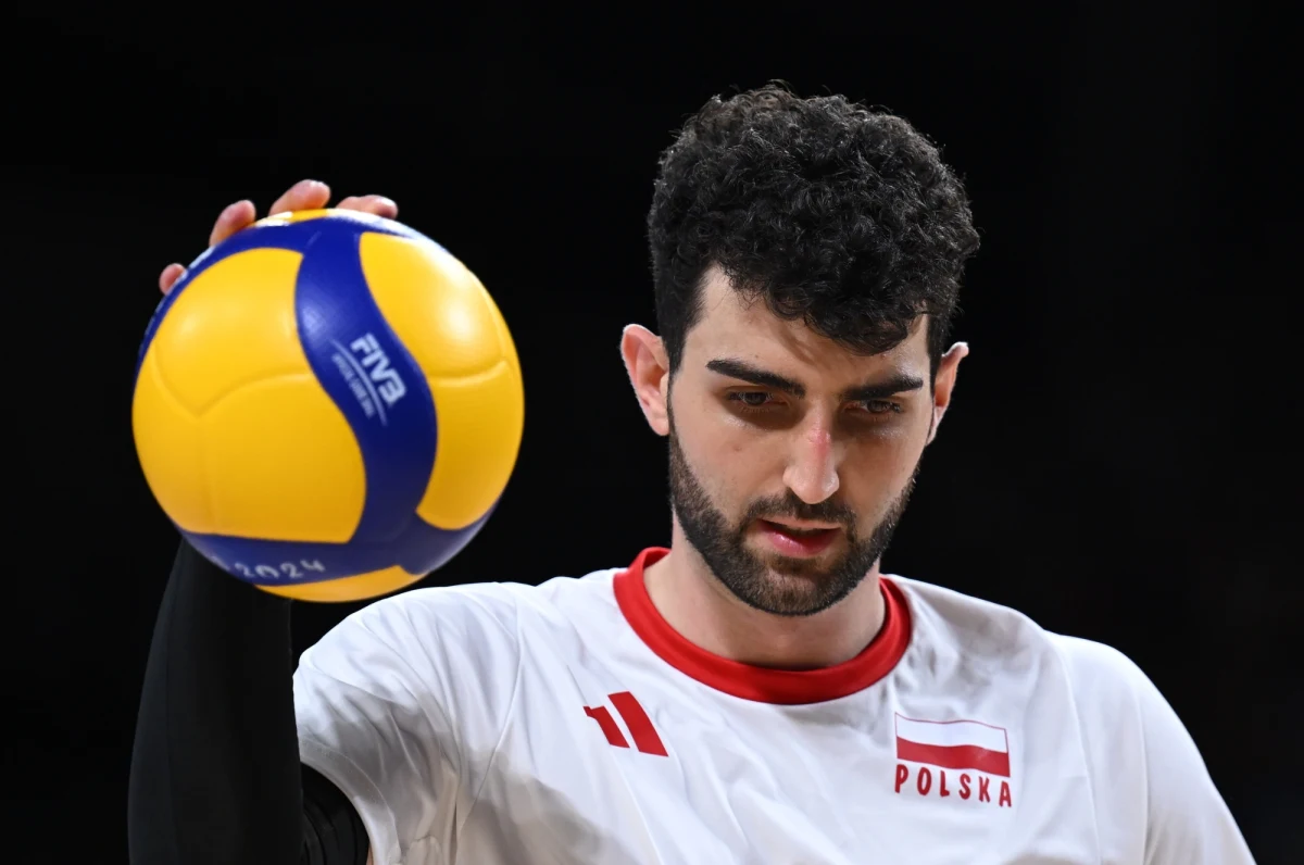 "Ja oglądałem wszystkie nasze mecze i moje odczucia (są takie), że cały turniej olimpijski nasza reprezentacja grała słabo" - powiedział w rozmowie z RMF FM Zbigniew Lubiejewski, złoty medalista z Montrealu z 1976 roku. "Ta gra się nie kleiła już od dłuższego czasu" - dodał.