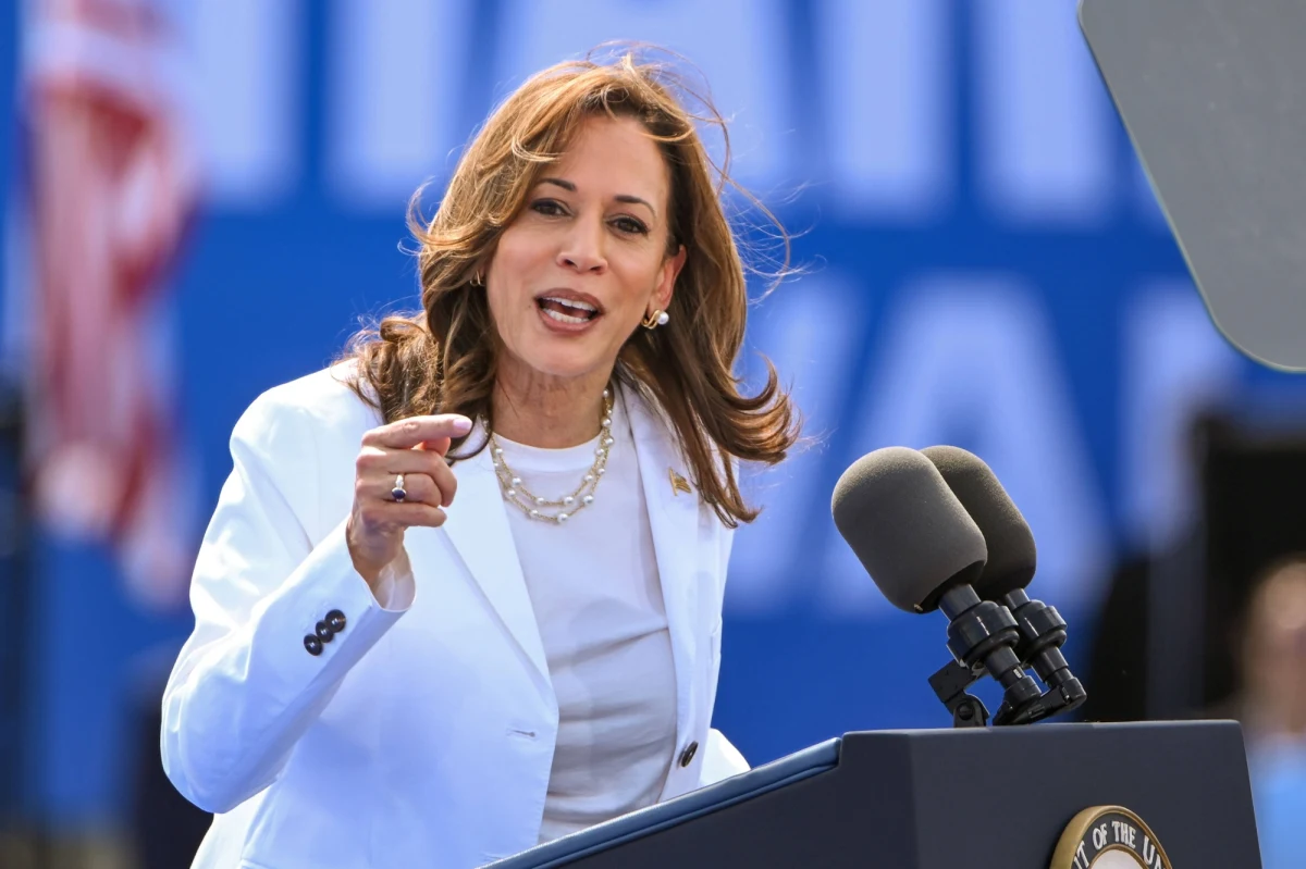 Kamala Harris wyprzedza Donalda Trumpa o 4 punkty procentowe w trzech kluczowych stanach - Michigan, Wisconsin i Pensylwanii - wynika z opublikowanego w sobotę sondażu ośrodka Siena Polls dla dziennika "The New York Times". To tzw. swing states - zdobycie przewagi wśród tamtejszych wyborców ma fundamentalne znaczenie dla wyniku całych wyborów prezydenckich.