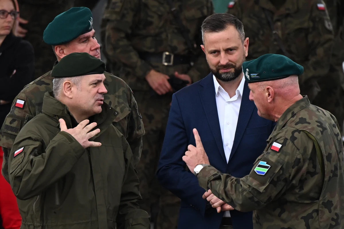 "Ten tydzień stanie pod znakiem kontraktów dla polskiego przemysłu zbrojeniowego i zakupów najnowocześniejszego sprzętu wojskowego" - powiedział na konferencji prasowej szef resortu obrony Władysław Kosiniak-Kamysz.