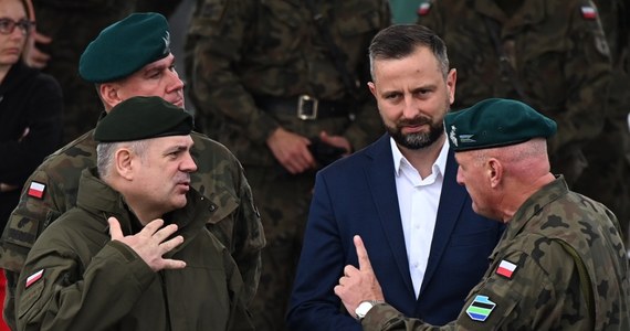 "Ten tydzień stanie pod znakiem kontraktów dla polskiego przemysłu zbrojeniowego i zakupów najnowocześniejszego sprzętu wojskowego" - powiedział na konferencji prasowej szef resortu obrony Władysław Kosiniak-Kamysz.