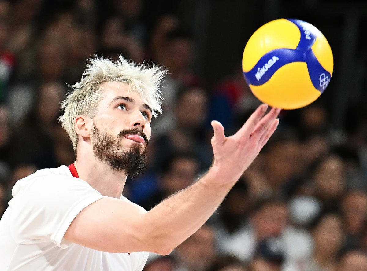 "Nie mieliśmy za dużo do gadania. Grali po prostu od nas lepiej w siatkówkę" - ocenił Tomasz Fornal po przegranym meczu z Francuzami 0:3. Dodał jednak: "ambicja sportowca nie pozwala się cieszyć w stu procentach."