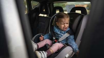 Dwulatka znaleziona w środku nocy w zaparkowanym aucie 