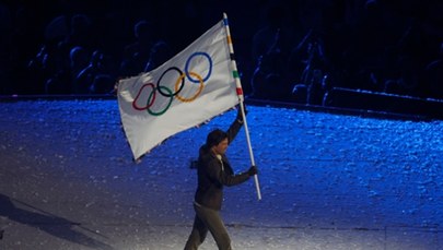 Igrzyska w Paryżu dobiegły końca. Tom Cruise zabrał do USA olimpijską flagę [ZAPIS RELACJI]