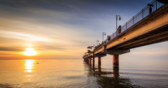 Międzyzdroje to cel wielu wakacyjnych wyjazdów. Nie ma w tym nic dziwnego – w końcu to niemal polskie Cannes, gdzie wśród spacerujących po molo można czasem spotkać osobistość z pierwszych stron gazet. Jak zaplanować swój urlop w Międzyzdrojach, by zagwarantować sobie udane wakacje?