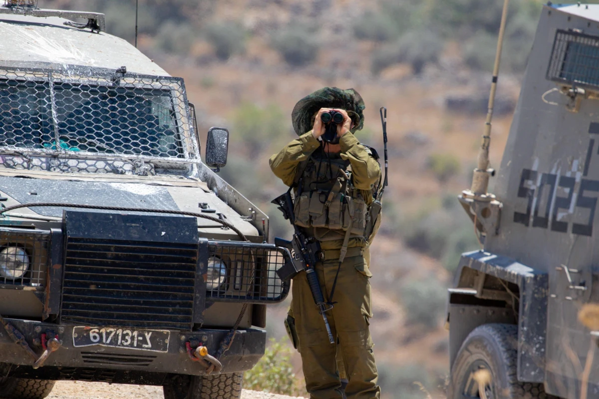 Izraelskie wojsko znajduje się w stanie "najwyższej gotowości" w związku z możliwością ataku Iranu lub Hezbollahu - powiedział rzecznik armii Daniel Hagari. Według władz Izraela i USA do "znaczącego ataku" może dojść w najbliższych dniach.