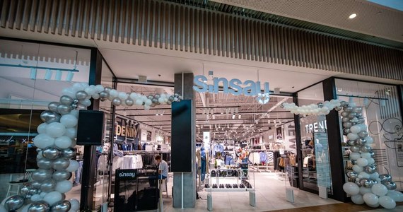 Marzy Ci się modowy shopping? Świetnie się składa, ponieważ Katowice właśnie zyskały nowe miejsce na modowej mapie miasta! Nowy salon Sinsay już czeka na swoich klientów i zachęca szeroką ofertą oraz atrakcyjnymi cenami. Jeśli interesujesz się modą i chcesz być na bieżąco z najnowszymi trendami, koniecznie odwiedź nowo otwarty sklep Sinsay w Katowicach.