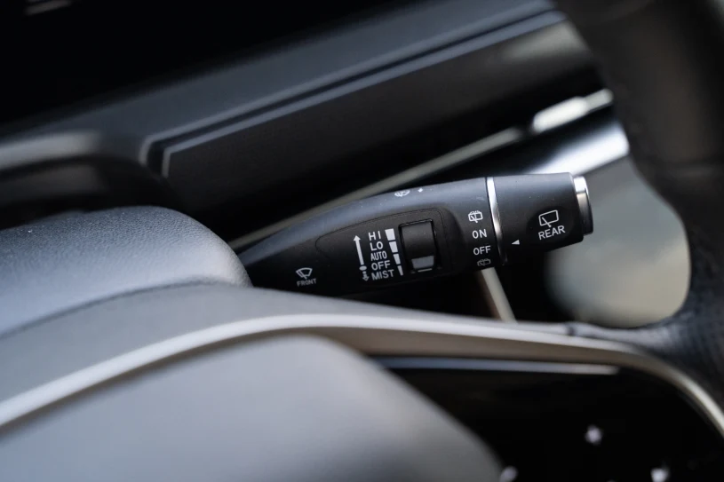 Włączył tylko wycieraczki. 1000 zł mandatu i zabrane prawo jazdy