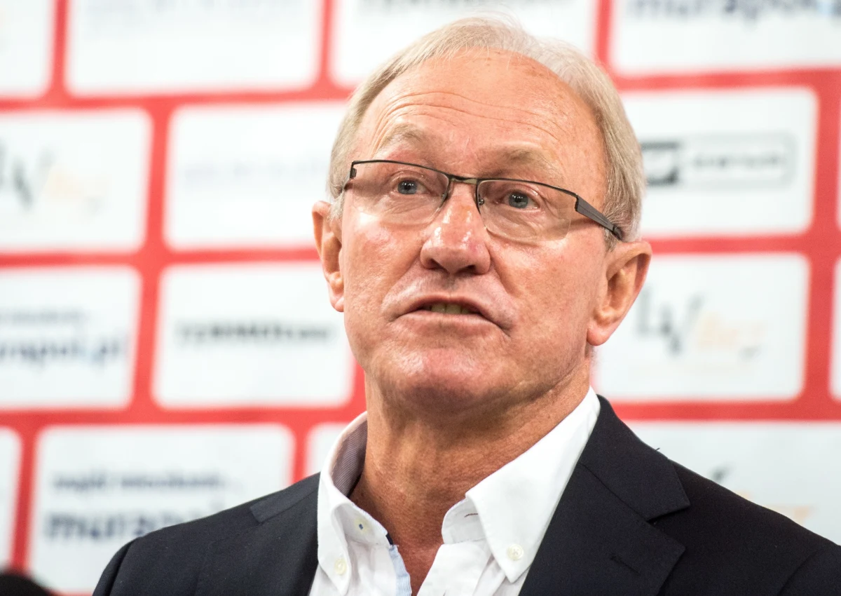 Walczący z nowotworem krwi Franciszek Smuda jest w stanie krytycznym - poinformował TVP Sport. Prognozy lekarzy wobec byłego byłego selekcjonera reprezentacji Polski są bardzo złe.