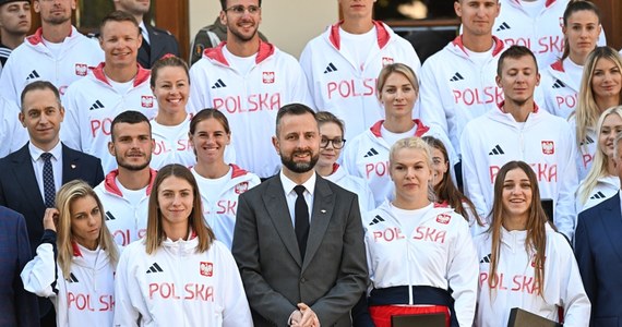 "Dziękujemy za zwycięstwo i za walkę" – mówił we wtorek Władysław Kosiniak-Kamysz do żołnierzy-olimpijczyków, którzy uczestniczyli w ceremonii odznaczeń i wyróżnień związanych ze świętem Sił Zbrojnych RP. Medaliści z Paryża wyróżnieni zostali medalami "za zasługi dla obronności kraju". We wtorek w Warszawie uhonorowano także m.in. żołnierzy służących na granicy z Białorusią.