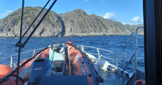 27-letni Polak zginął w wypadku podczas zwiedzania słynnych skał Brufjellhålene w Flekkefjord w Norwegii. Mężczyzna prawdopodobnie poślizgnął się na mokrej nawierzchni, wpadł do morza i utonął. 