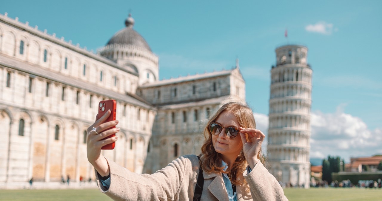 Selfie zaostrza problem nadmiernej turystyki. Również poczucia samotności