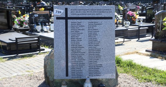 Ponad 200 odwiertów o łącznej długości 8 km i niemal 18 tys. metrów sześciennych mieszaniny stabilizującej zabezpieczyło teren pochówku zmarłych przy ul. Jana Pawła II w Trzebini. Cmentarz, na którym doszło do zapadliska, został ponownie otwarty po pracach uzdatniających teren.