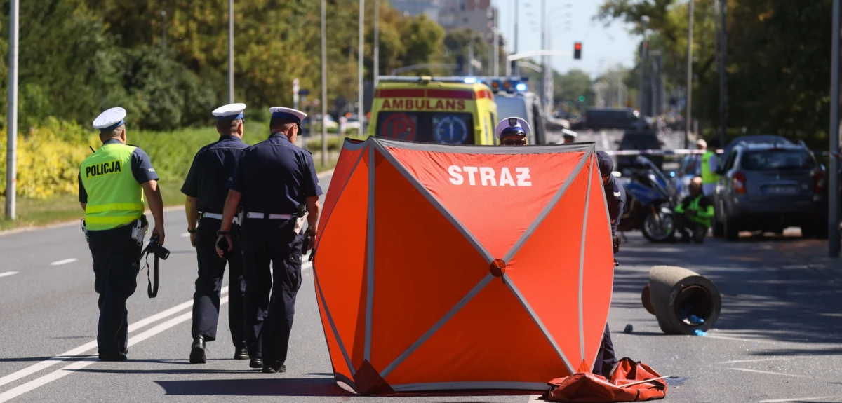 W lutym tego roku odzyskał uprawnienia do prowadzenia pojazdów mechanicznych - tak o kierowcy, który wjechał we wtorek w przystanek przy ulicy Woronicza w Warszawie, mówił dzisiaj rzecznik warszawskiej prokuratury Piotr Skiba. W tragicznym wypadku zginęły dwie osoby, a 8 zostało rannych.