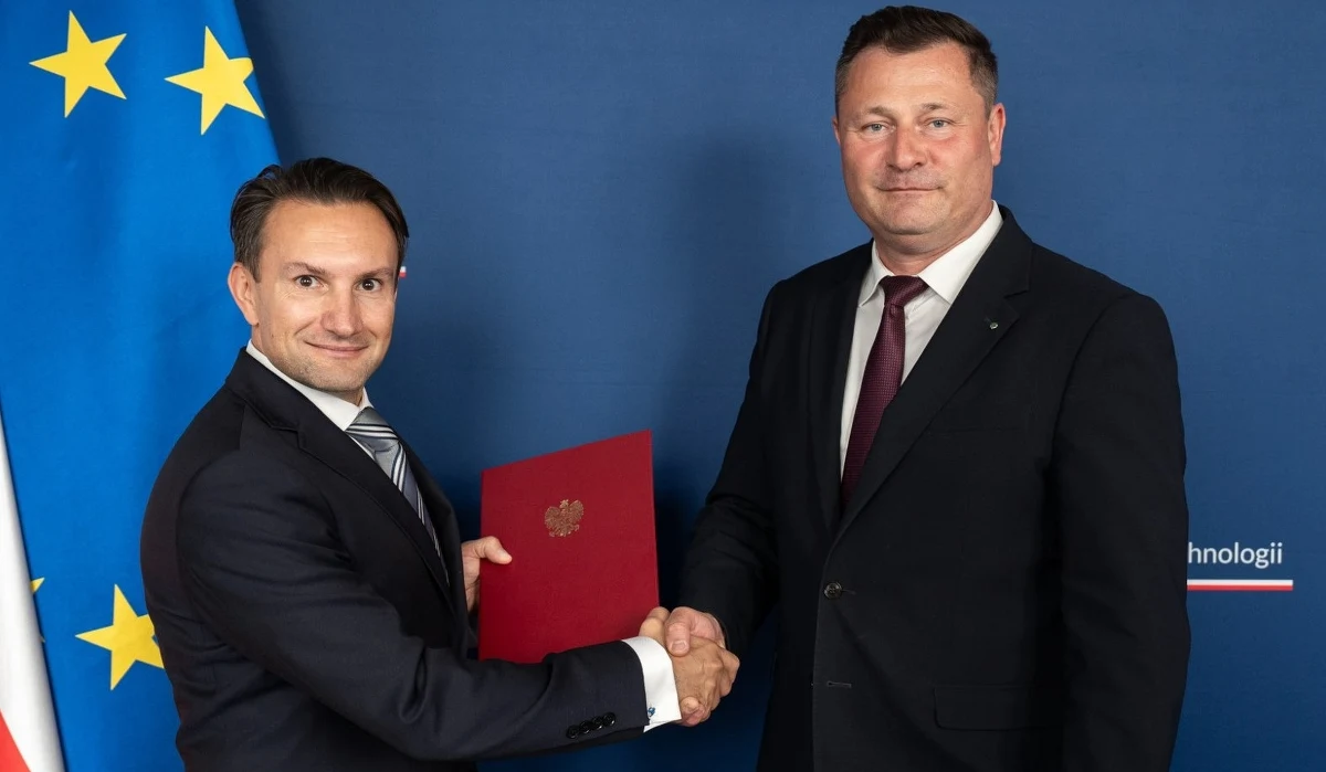 Tomasz Lewandowski został nowym wiceministrem rozwoju i technologii - przekazał resort. Wcześniej był on m.in. prezesem Zarządu Komunalnych Zasobów Lokalowych w Poznaniu praz pełnomocnikiem prezydenta Poznania ds. mieszkalnictwa miejskiego.