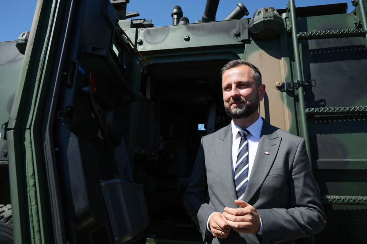 To prawdziwa obyczajowa rewolucja w Wojsku Polskim. Szef MON Władysław Kosiniak-Kamysz zapowiedział, że w najbliższych dniach wprowadzone zostaną zmiany regulaminowe, które będą dopuszczały u żołnierzy zarost i tatuaże w miejscach odkrytych. "Powiecie błaha sprawa" - mówi minister i tłumaczy, dlaczego wcale błahą nie jest.