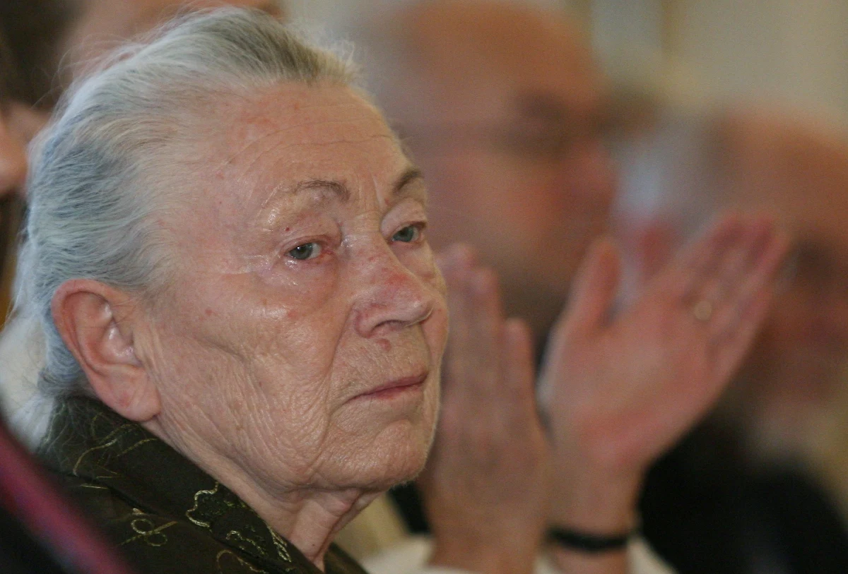 Tablicę pamiątkową poświęconą legendzie "Solidarności" Annie Walentynowicz odsłonięto w środę na budynku przy al. Grunwaldzkiej 49 w Gdańsku Wrzeszczu.