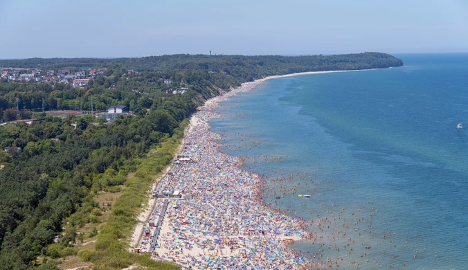 Morze Bałtyckie przyciąga tłumy, ale nie z Polski. Dominuje jedna grupa