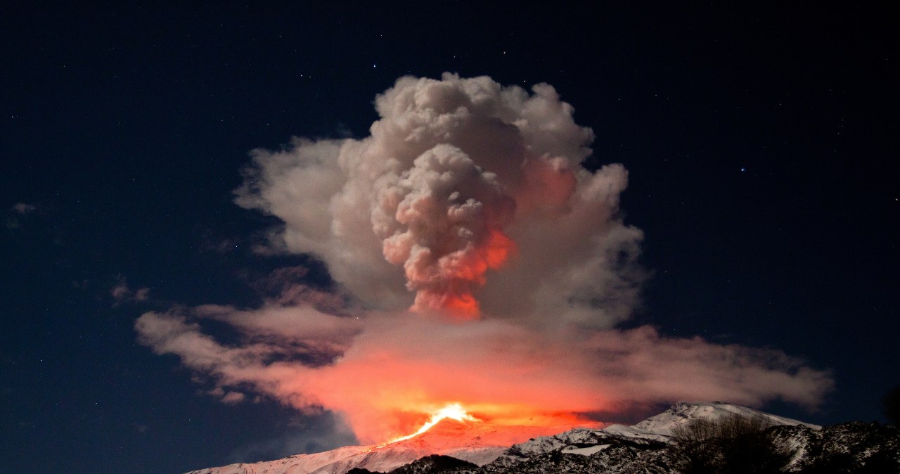 Coś dziwnego dzieje się podczas wybuchów wulkanów. Jest odpowiedź