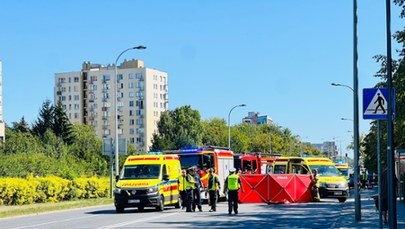 Śmiertelny wypadek na Woronicza. Jest areszt dla kierowcy, który wjechał w przystanek