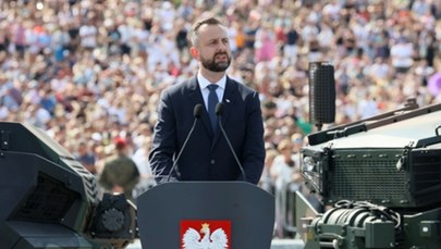 Ważne słowa szefa MON. "Polski mundur nie może być przedmiotem gier"