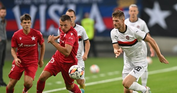 Piłkarze Wisły pokonali w Krakowie Spartaka Trnawa 3:1 (1:0, 2:0) po dogrywce w rewanżowym meczu 3. rundy eliminacji Ligi Konferencji. Przed tygodniem słowacki zespół wygrał u siebie 3:1, więc o awansie decydowały rzuty karne. "Biała Gwiazda" zwyciężyła w nich 12-11.