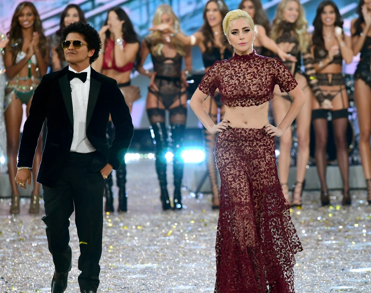 Ten debiut mógł być prawdziwym zaskoczeniem dla fanów Lady Gagi i Bruno Marsa. Swoją premierę ma dziś ich wspólny singiel „Die With A Smile”.