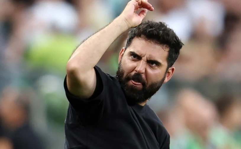 To on miał uderzyć Feio. Teraz przemówił. Skończyło się w szpitalu