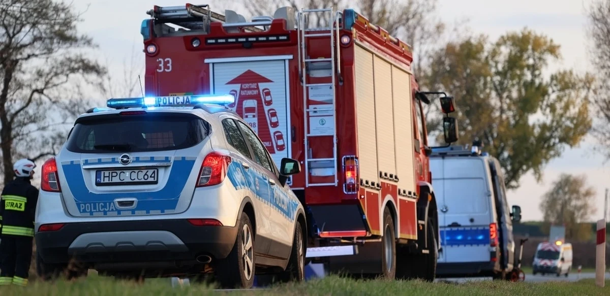 Tragiczny wypadek na drodze krajowej numer 20 w województwie zachodniopomorskim. Jedna osoba zginęła, a dwoje dzieci jest w stanie ciężkim po zderzeniu samochodu osobowego z ciężarówką w okolicy Czaplinka.