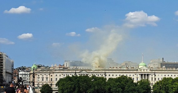 Ponad 120 londyńskich strażaków gasi pożar w gmachu Somerset House. W budynku znajduje się m.in. galeria Courtauld Gallery, prezentująca obrazy Van Gogha, Maneta czy Cezanne'a.