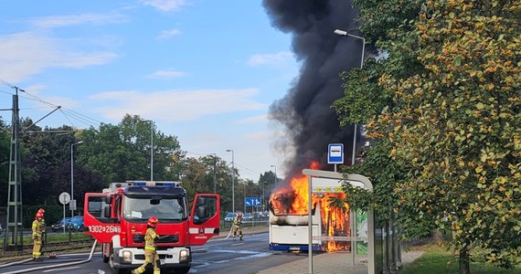 Na ulicy Monte Cassino w Krakowie zapalił się autobus komunikacji miejskiej. Informację o tym zdarzeniu dostaliśmy na Gorącą Linię RMF FM. 