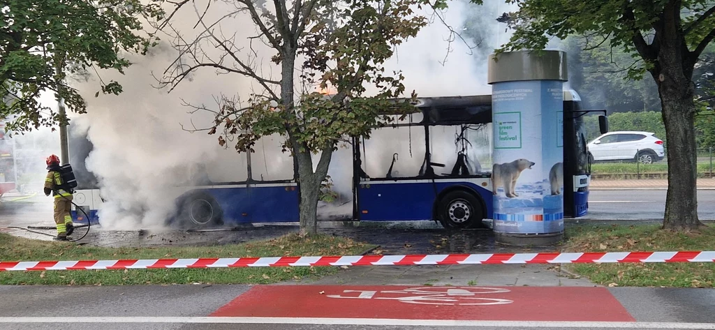 W Krakowie spłonął autobus