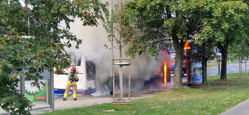 W Krakowie spłonął autobus