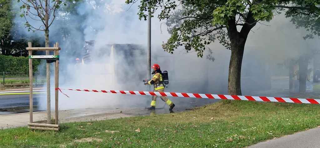 W Krakowie spłonął autobus