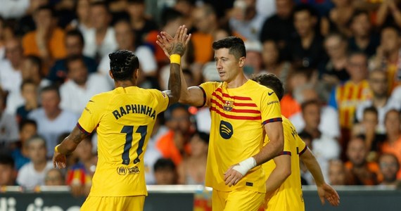 Piłkarze Barcelona dobrze rozpoczęli nowy sezon ligi hiszpańskiej, wygrywając na wyjeździe z Valencią 2:1. Duży wkład w zwycięstwo miał Polak Robert Lewandowski, który ustrzelił dublet i został zawodnikiem meczu.