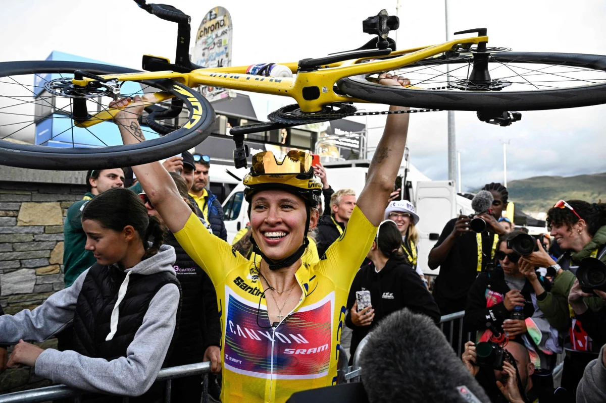 Katarzyna Niewiadoma wygrała wyścig kolarski Tour de France. To historyczny sukces 29-letniej zawodniczki z Ochotnicy Górnej na Podhalu.