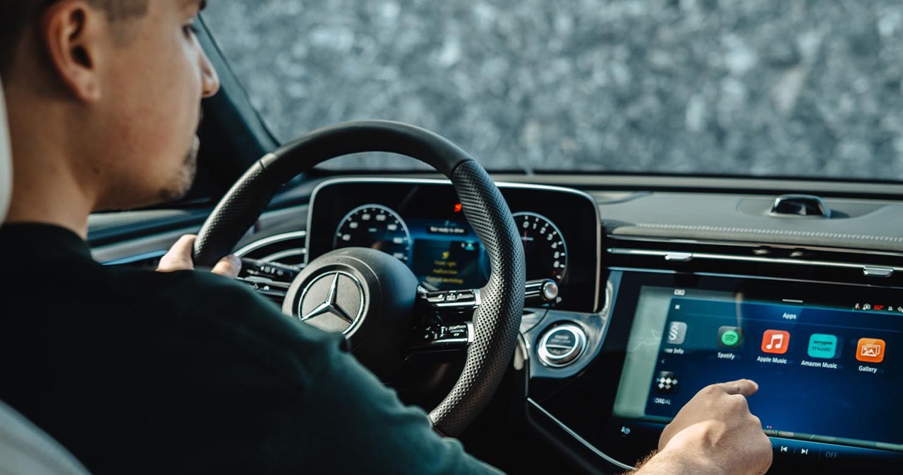 To najbardziej wkurza kierowców w nowych autach. 60 proc. naciska "wyłącz"