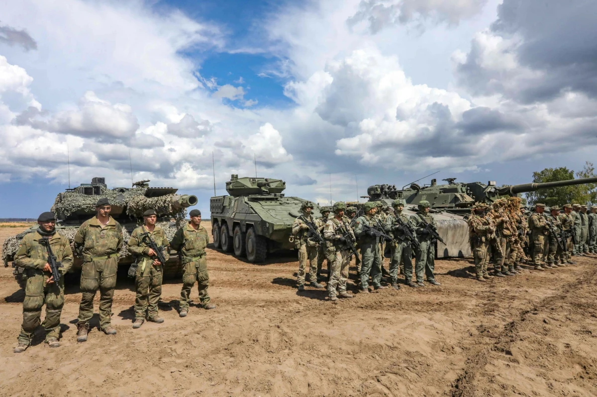 W poniedziałek na Litwie ruszyła budowa bazy wojskowej, do której zostanie skierowanych do 4 tys. żołnierzy z Niemiec. Wojskowi, którzy będą stanowić pierwszą stałą niemiecką zagraniczną misję wojskową od czasów II wojny światowej, mają być oddziałami gotowymi do walki. Baza ma powstać do końca 2027 r. i kosztować ok. miliard euro. O sprawie informuje agencja Reutera.