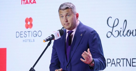 "Jesteśmy dopiero pierwszy tydzień po igrzyskach olimpijskich w Paryżu. Po zliczeniu wszystkich kosztów przedstawimy wszystkie dokumenty opinii publicznej" – poinformował prezes Polskiego Komitetu Olimpijskiego Radosław Piesiewicz. “Nie wstydzimy się niczego, nie będziemy niczego ukrywać” – zapewnił.  