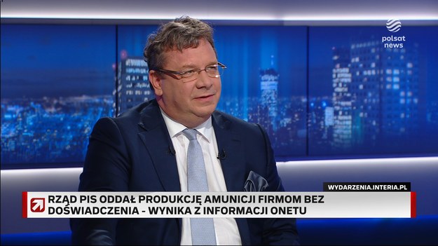 - Wpis Donalda Tuska jest populistyczny, pod publikę. Przyjdzie czas, aby odkryć karty - tak doniesienia ws. produkcji amunicji skomentował w programie "Gość Wydarzeń" Michał Wójcik. Poseł Suwerennej Polski ocenił, że obecna władza "kłamie i manipuluje" w tej sprawie. Z medialnych doniesień wynika, że rząd PiS miał oddać produkcję amunicji firmom bez doświadczenia. O sprawę został zapytany w programie "Gość Wydarzeń" poseł Suwerennej Polski Michał Wójcik. - Ta władza kłamie i manipuluje - skomentował polityk. Zdaniem Wójcika wpis Donalda Tuska, który odniósł się do tej kwestii, jest "populistyczny, pod publikę i nieprawdziwy". - Przyjdzie czas, aby odkryć karty - dodał poseł Suwerennej Polski.