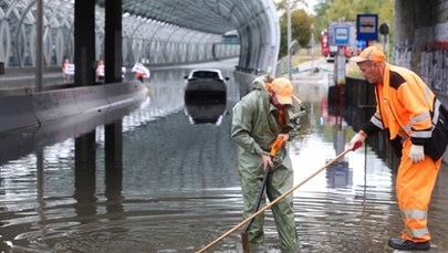 Ulewa w Warszawie. S8, S2, S79 i ulice w mieście są już przejezdne