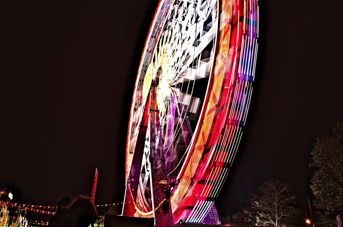 19-latek zginął w wypadku w wesołym miasteczku na Półwyspie Chalcydyckim w Grecji - poinformowały lokalne media. Młody mężczyzna spadł z karuzeli. Zarządca obiektu został aresztowany.