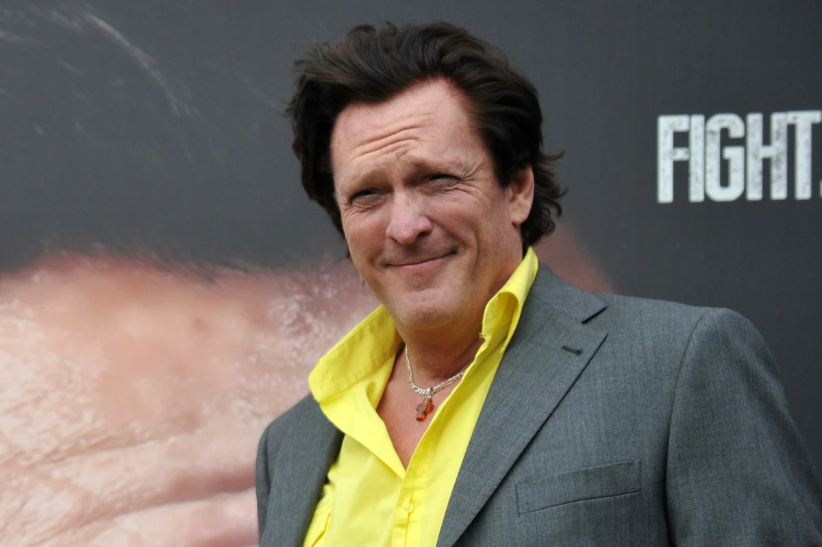 Michael Madsen ma kłopoty. Znany z ról u Quentina Tarantino aktor trafił do aresztu. 66-latek miał zaatakować swoją żonę, a następnie uwięzić ją na terenie ich posiadłości w Los Angeles. Gwiazdor wyszedł na wolność po wpłaceniu kaucji opiewającej na kwotę 20 tys. dolarów.