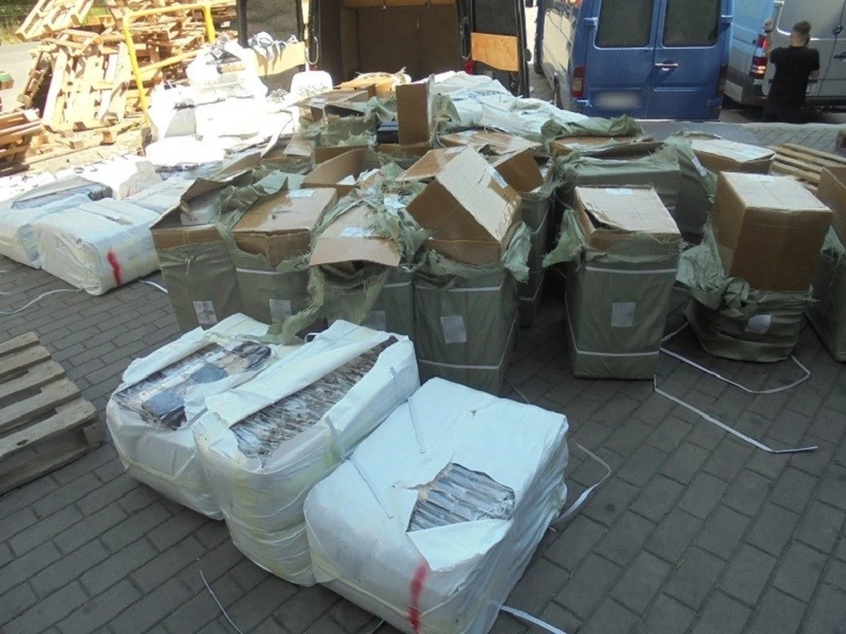 124 tys. par podrobionych skarpet wartych kilka milionów złotych wykryli funkcjonariusze KAS podczas kontroli w składzie celnym w Chełmie (Lubelskie) - podał we wtorek rzecznik IAS w Lublinie Michał Deruś.