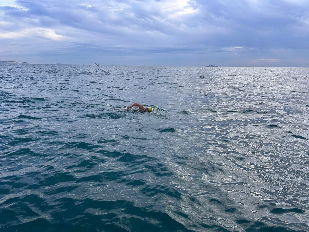 12 godzin i 29 minut - dokładnie tyle zajęło przepłynięcie kanału La Manche studentce z Gdańska - Alicji Gierdyś. Jest ona czwartą Polką, której udało się indywidualnie pokonać cieśninę.