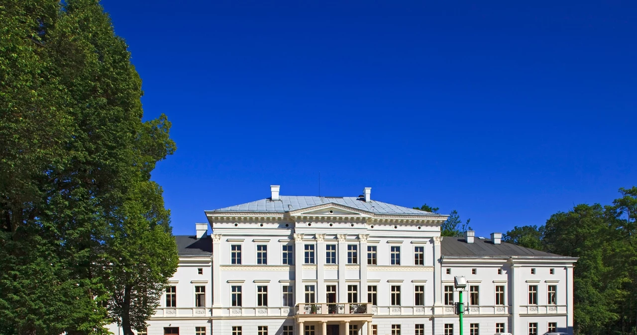  Malutkie miasteczko wygląda jak z bajki. Otoczone górami zapiera dech